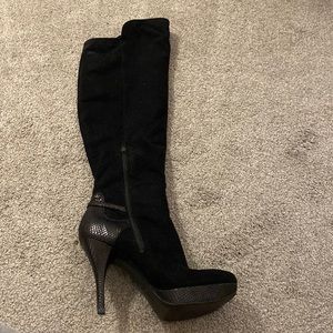Guess over the knee black velvet boot